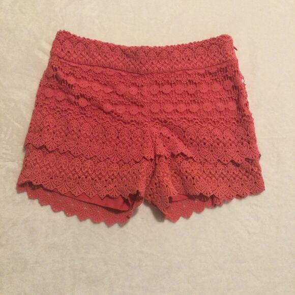 Ann Taylor Pants - Ann Taylor Loft Pink Lace Tiered Side Zip Riviera Shorts Womens Size 6